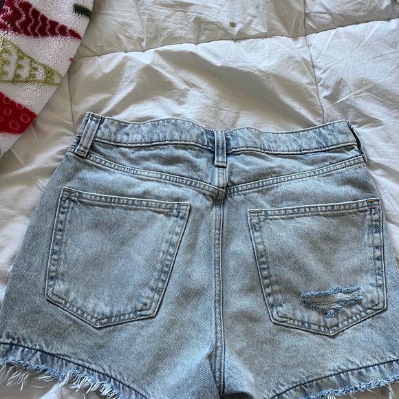 Gap Denim Short - Picture 2 of 4